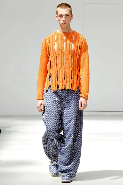 Look 18